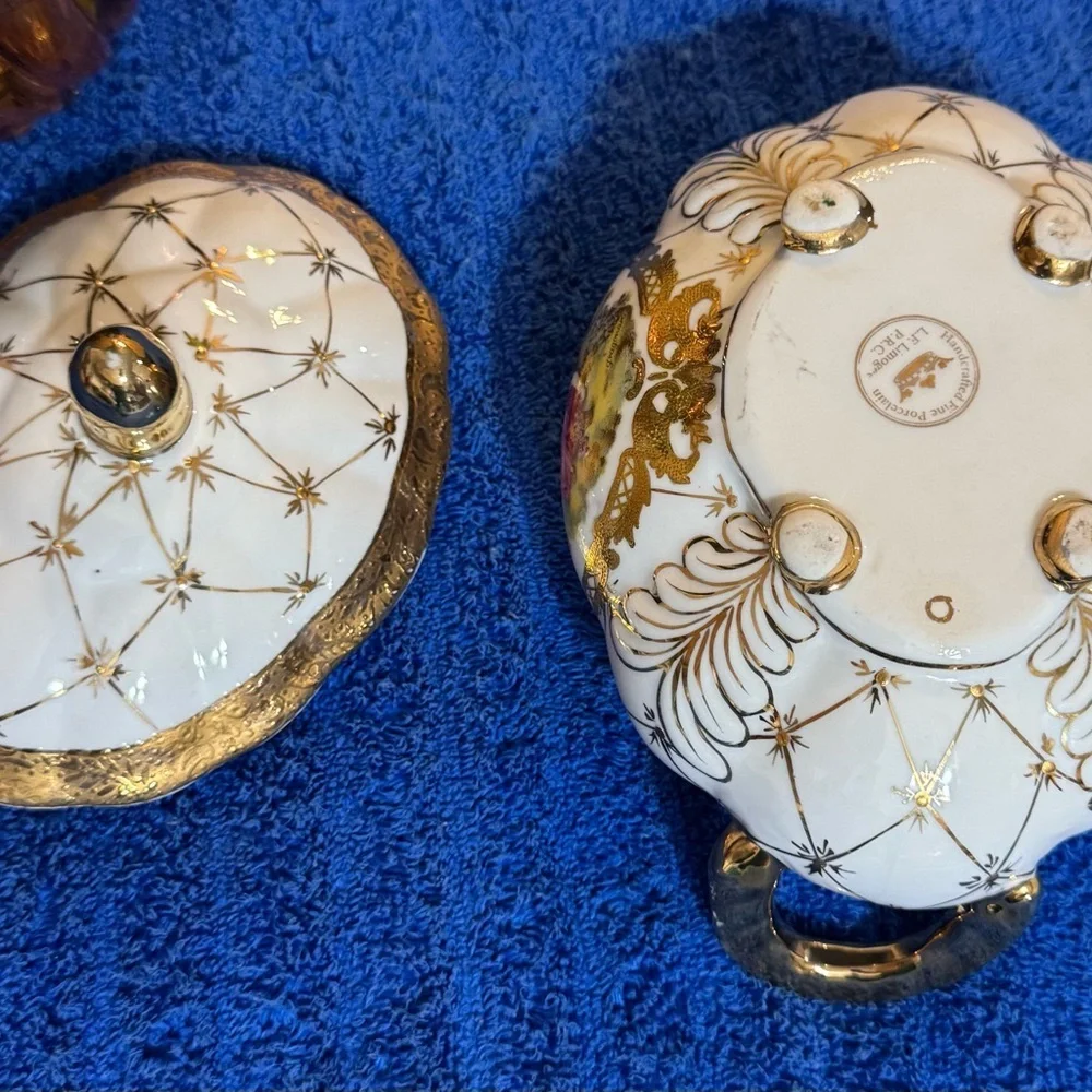 Limoges Gold and White Porcelain Tureen - Picture 9 of 16